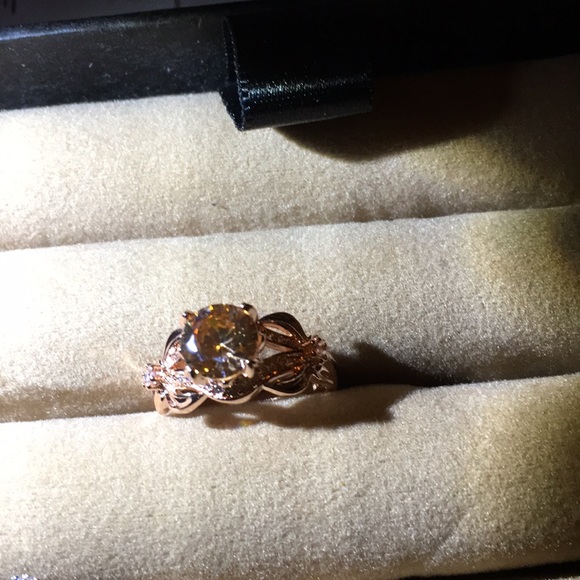 Colored crystal rings bundle of 3 - Picture 4 of 7